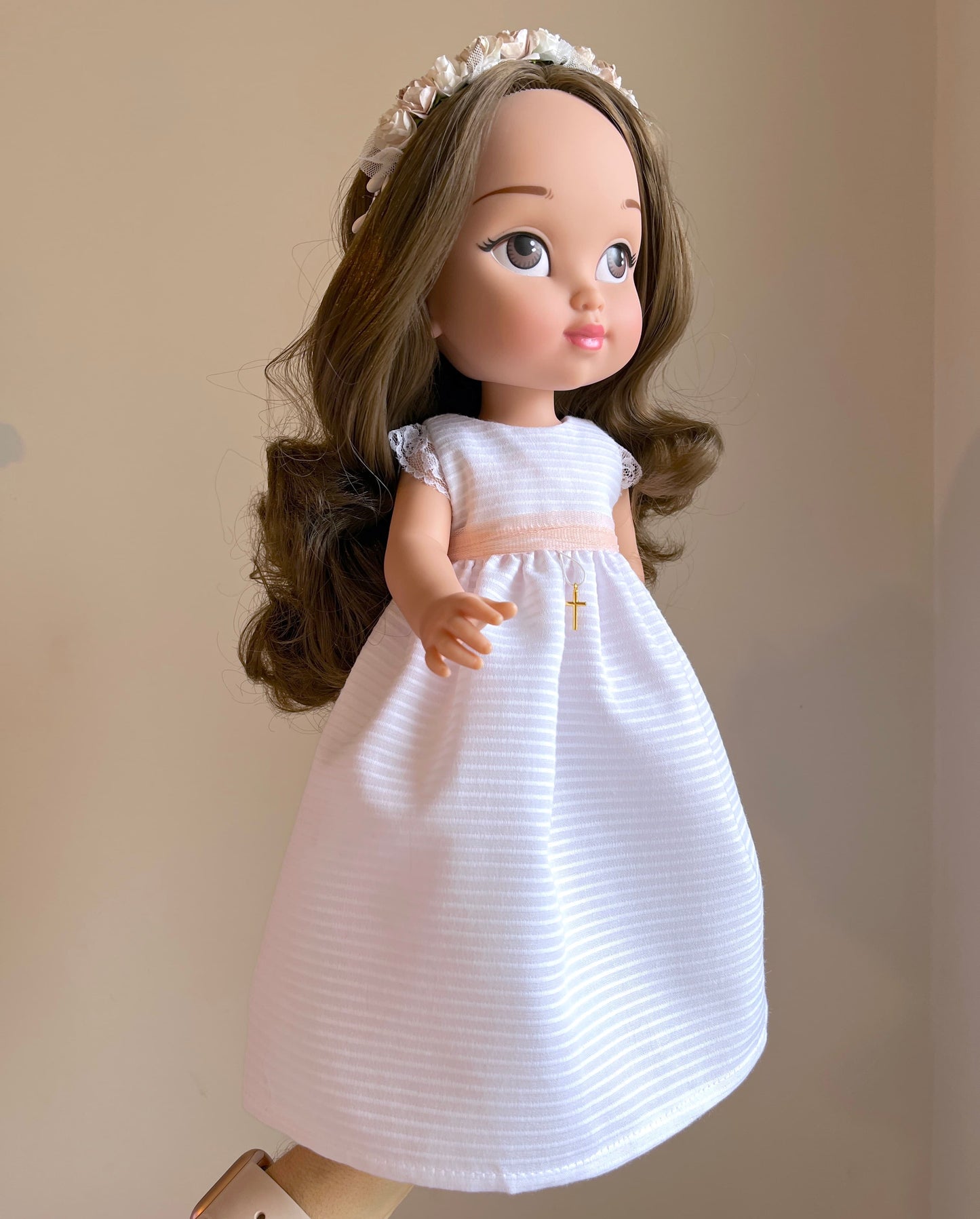 Muñeca de comunión personalizada con vestido Covadonga Otomán