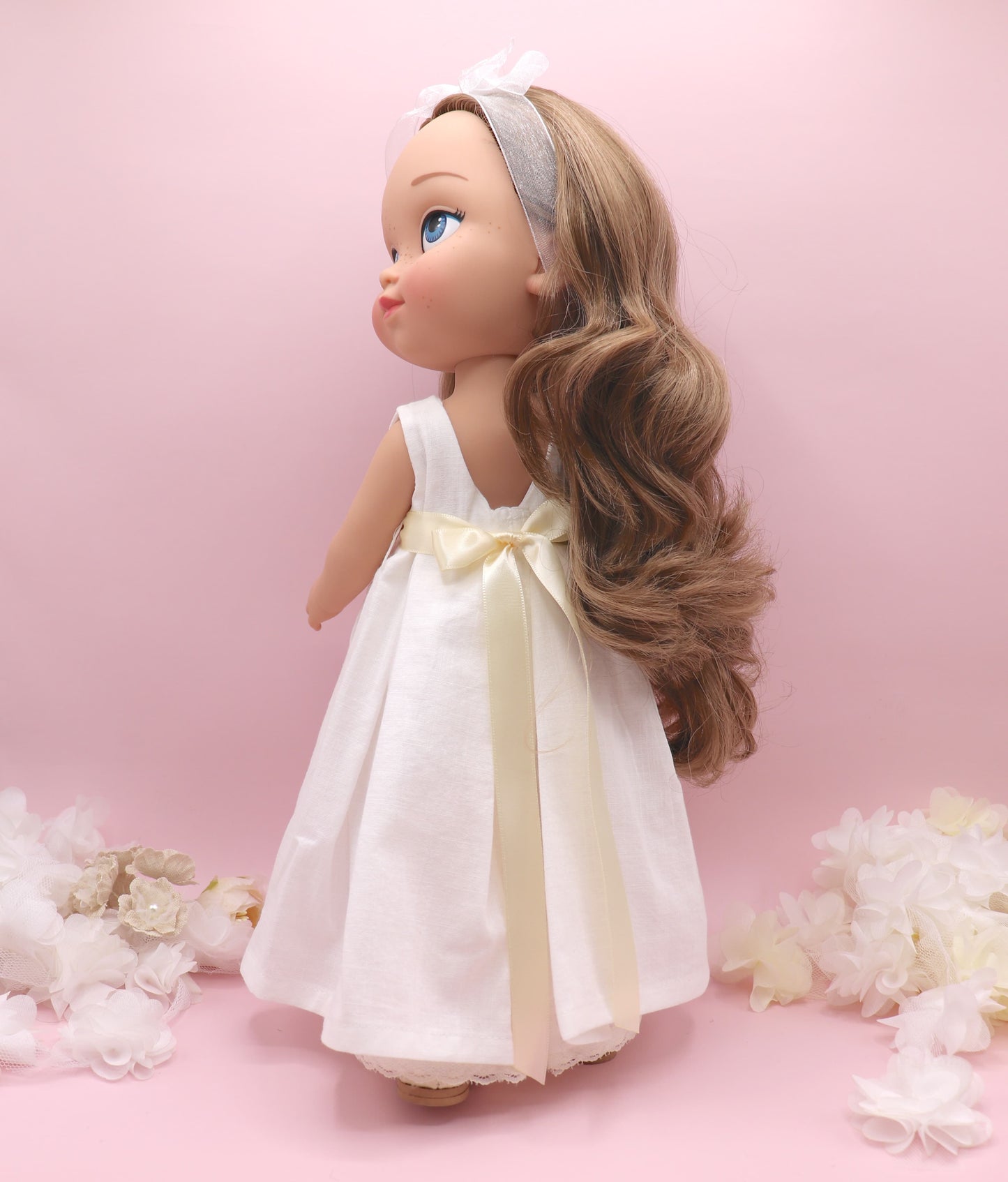 Muñeca de comunión personalizada con vestido base de LINO TABLEADO