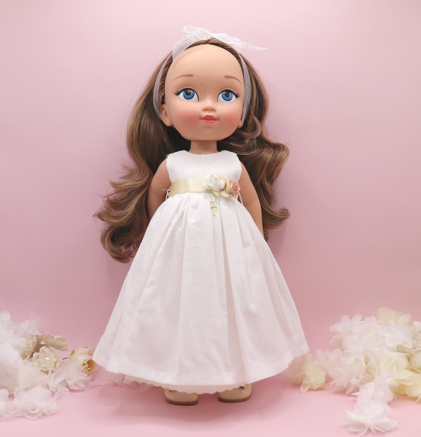 Muñeca de comunión personalizada con vestido base de LINO FRUNCIDO