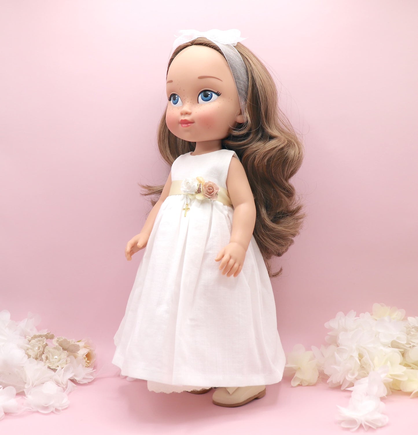 Muñeca de comunión personalizada con vestido base de LINO FRUNCIDO