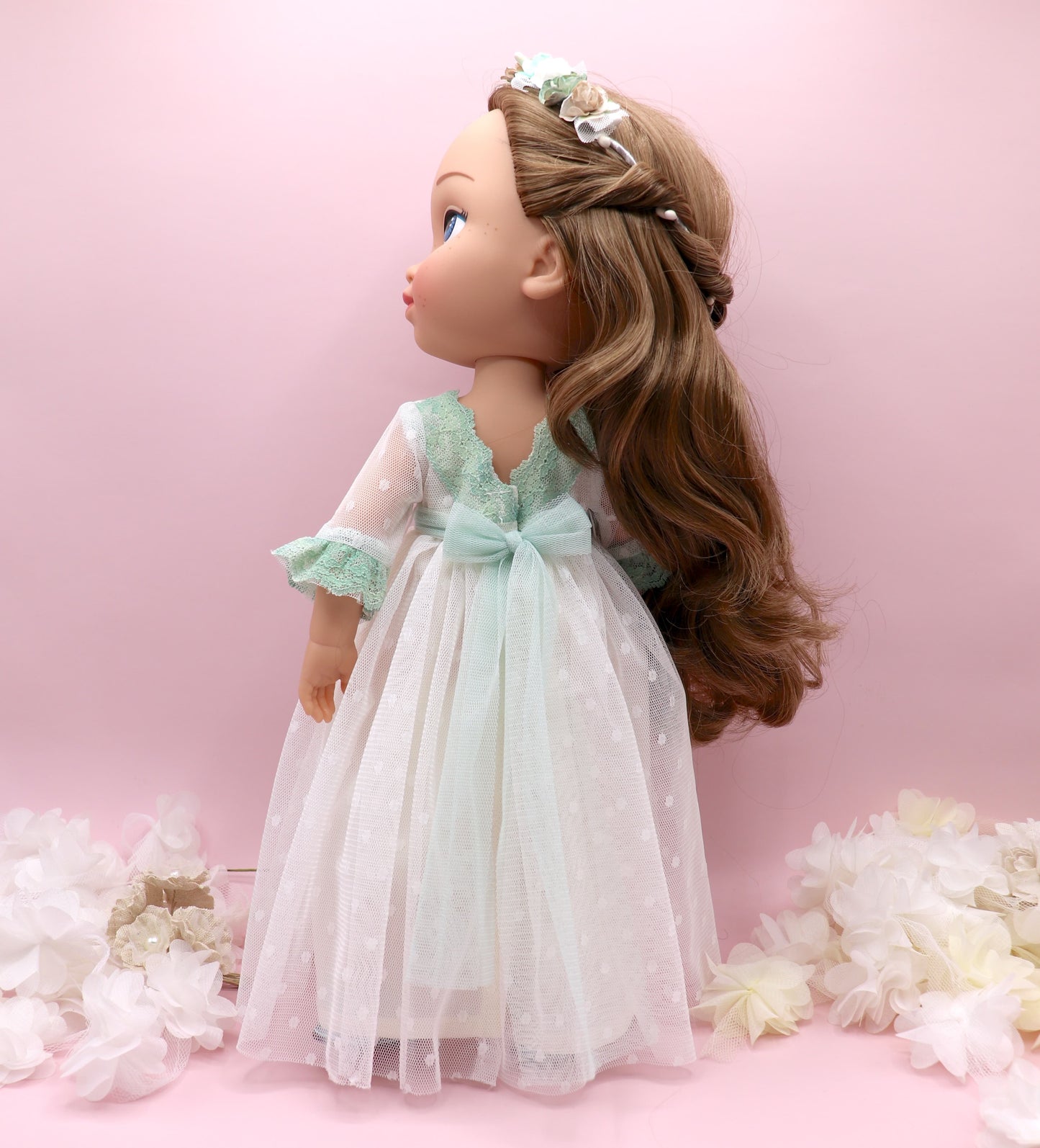 Muñeca de comunión personalizada con vestido ACUARELA PLUMETI VERDE