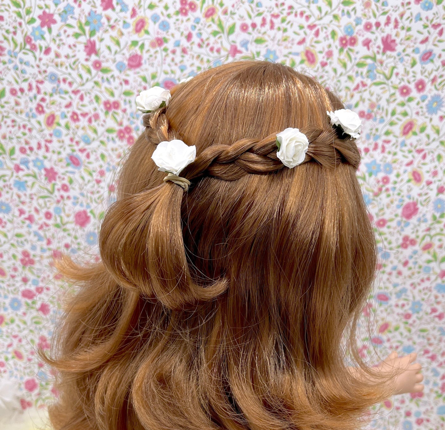 Semirecogido trenzas simples- peinado muñeca