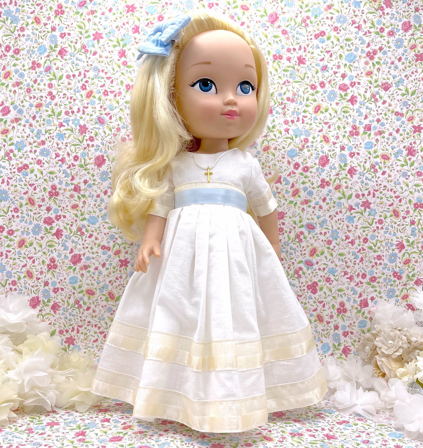 Muñeca de comunión personalizada con vestido Megan Lino