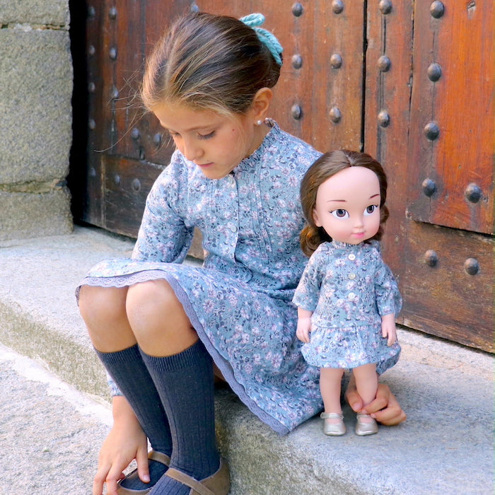 Vestido camisero con flores para niña y muñeca a juego