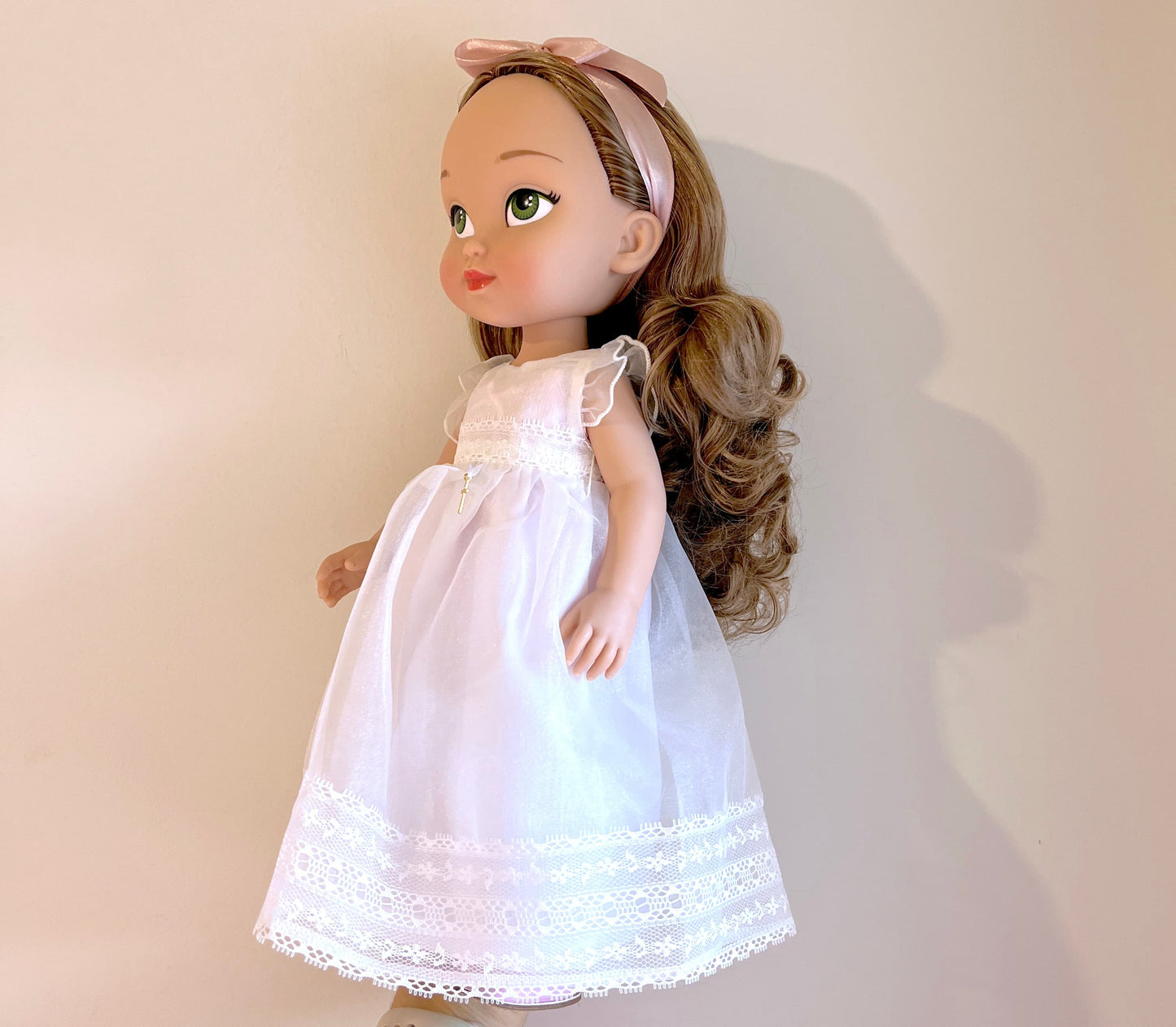 Muñeca de comunión personalizada con vestido April organza