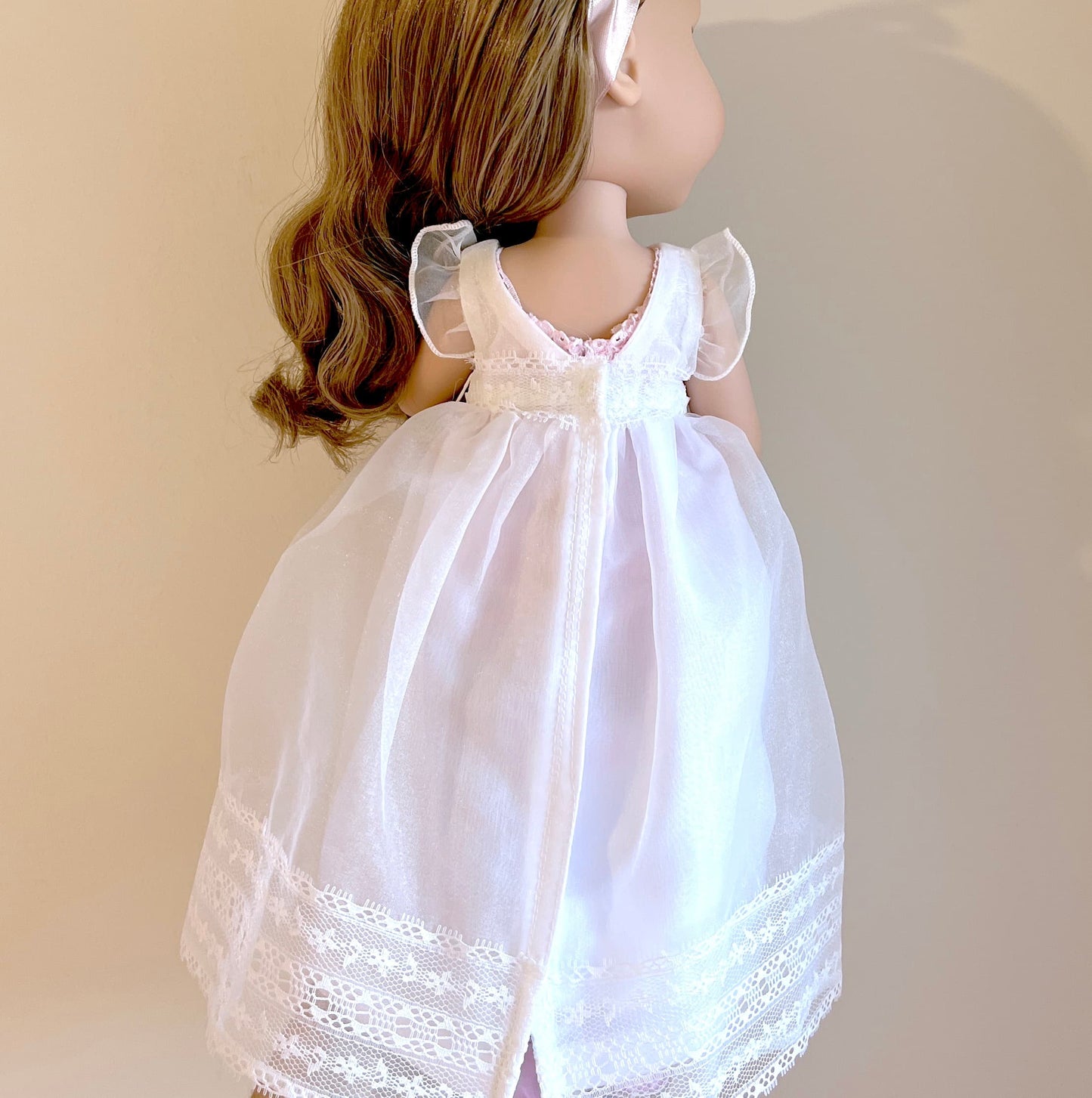 Muñeca de comunión personalizada con vestido April organza