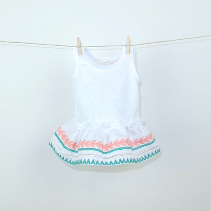 Vestido bordado étino verano  –  Muñeca