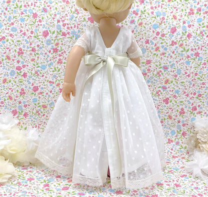 Muñeca de comunión personalizada con vestido Angélica manga corta