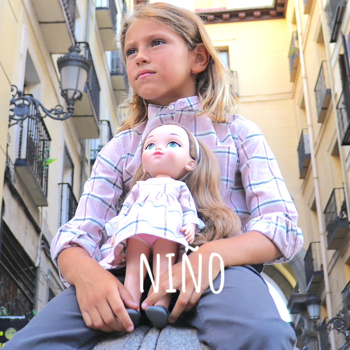 Ropa para niño a juego con su muñeca gemela, sin distinciones.