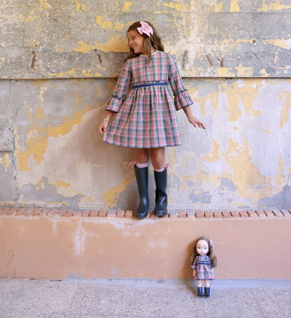 Niñas a juego con sus muñecas, niña y muñeca vestidas igual. Elige tu muñeca gemela, tu vestido preferido + el mismo vestido para tu muñeca, tu talla y un accesorio en My little twin