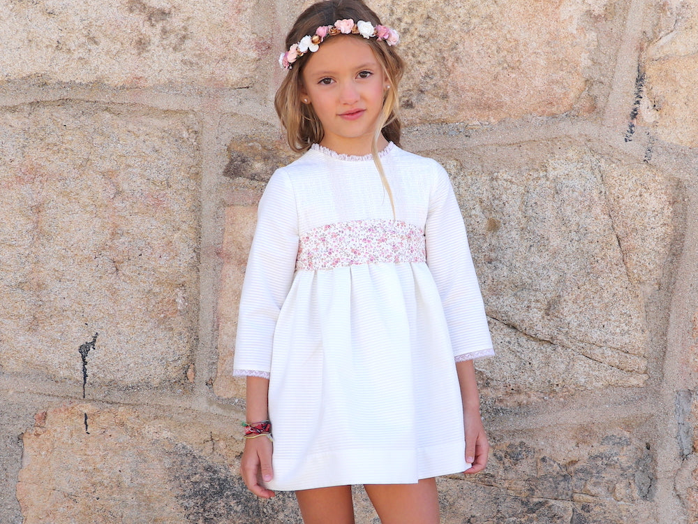 Vestido ceremonia puntillas con fajín para niña y muñeca