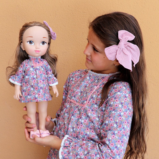 Niñas con el mismo vestido de sus muñecas, elige tu muñeca gemela, tu vestido preferido, tu talla y un accesorio en My little twin